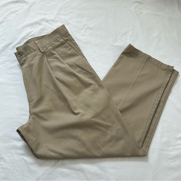 Dockers Khaki Chinos with Front Pleats and Straight-Leg Cut - Picture 1 of 5